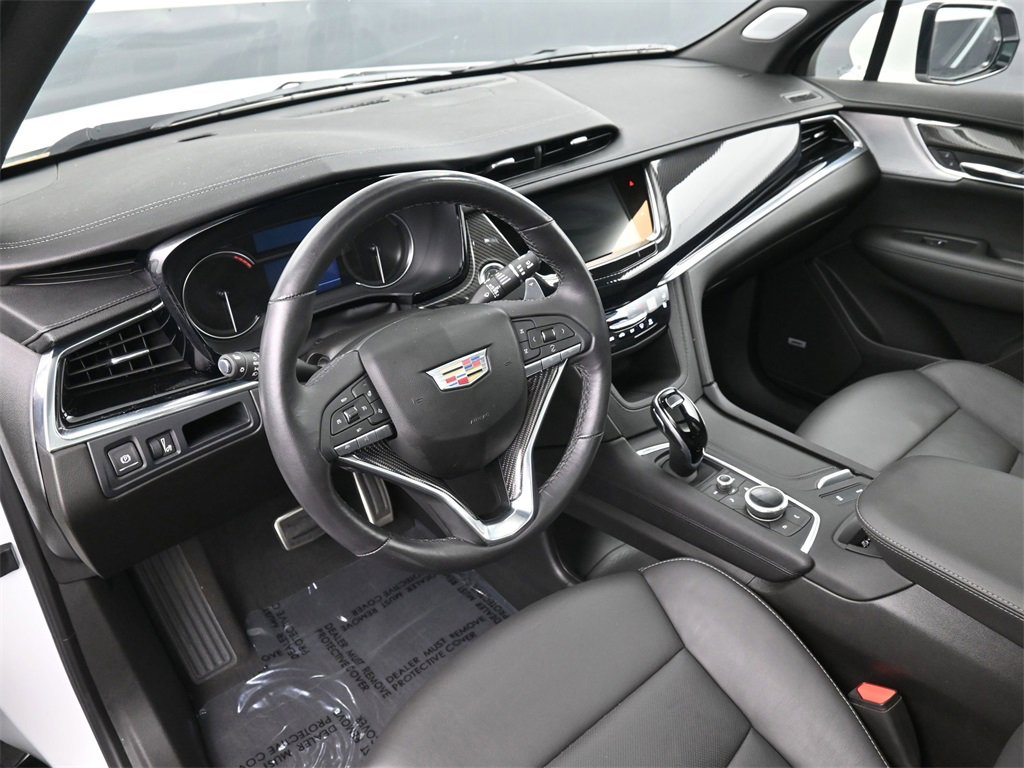 Certified 2023 Cadillac XT6 Sport w/ LPO, ONYX Package image 7