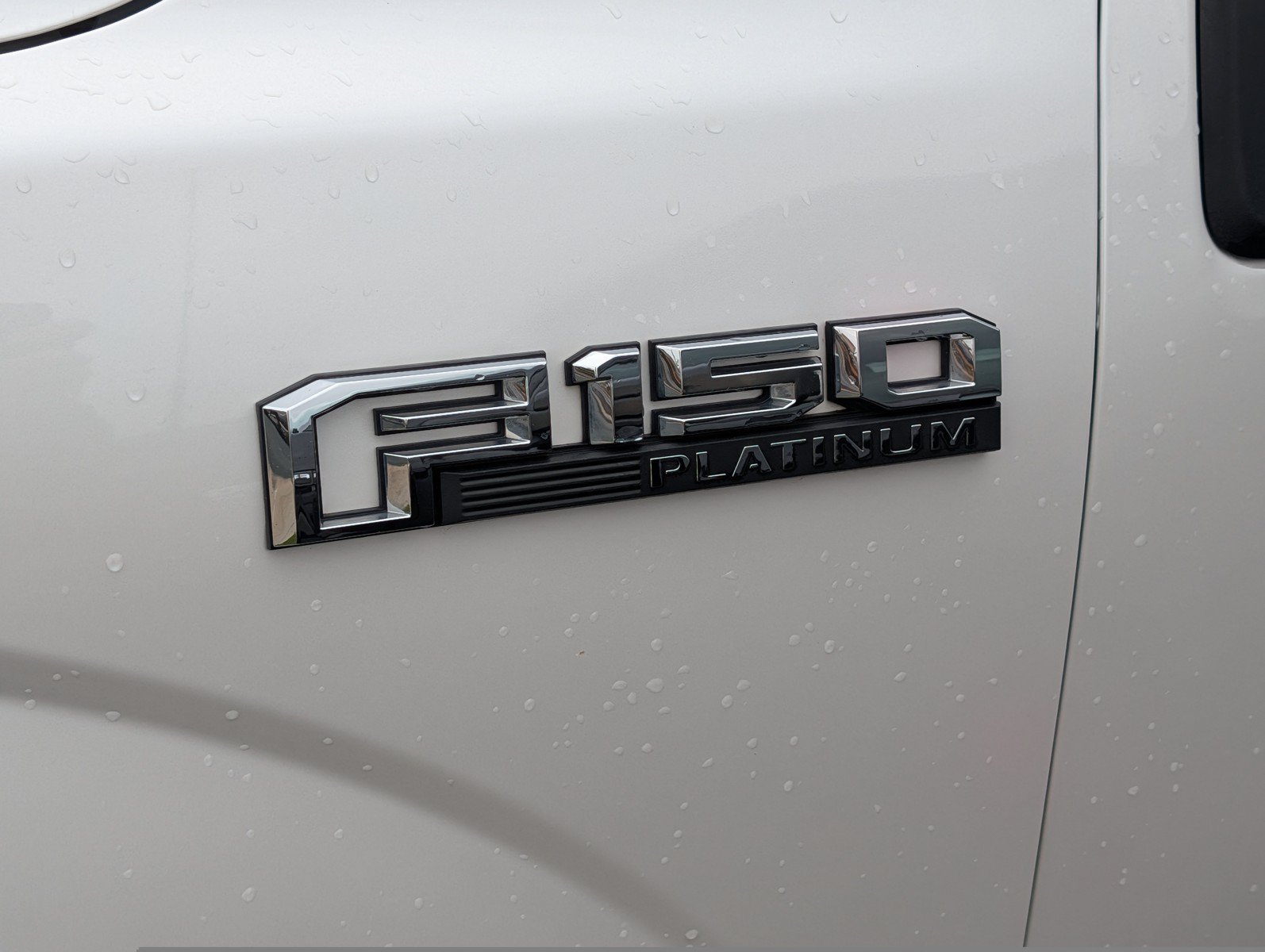 Used 2017 Ford F150 Platinum w/ Equipment Group 701A Luxury AWD/4WD image 10
