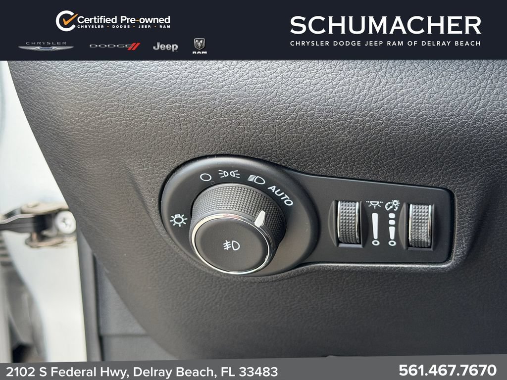 Used 2024 Jeep Compass Latitude AWD/4WD image 28