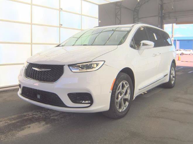 Used 2022 Chrysler Pacifica Limited AWD/4WD image 3