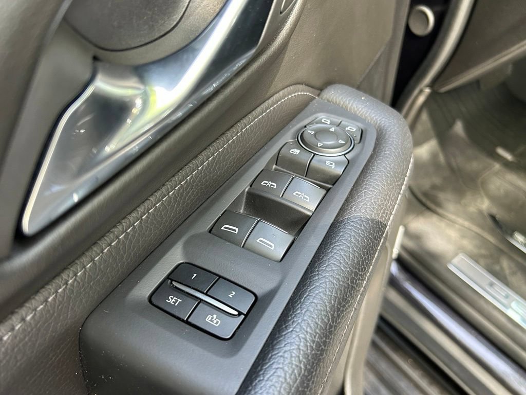 Used 2024 GMC Yukon Denali RWD image 29