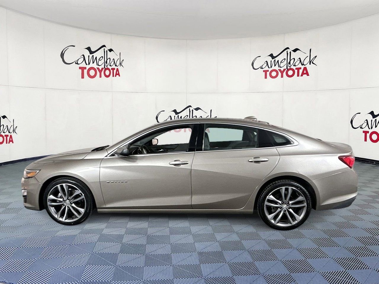 Used 2022 Chevrolet Malibu LT FWD image 5