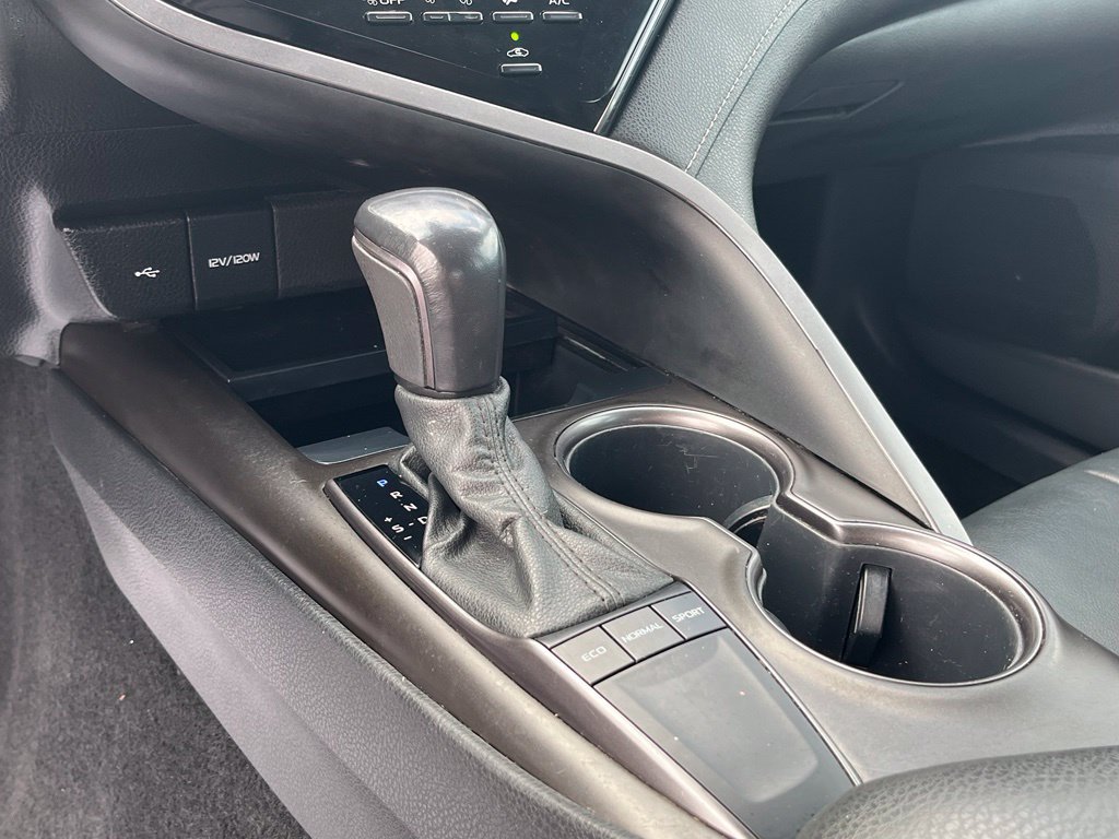 Used 2022 Toyota Camry SE FWD image 20