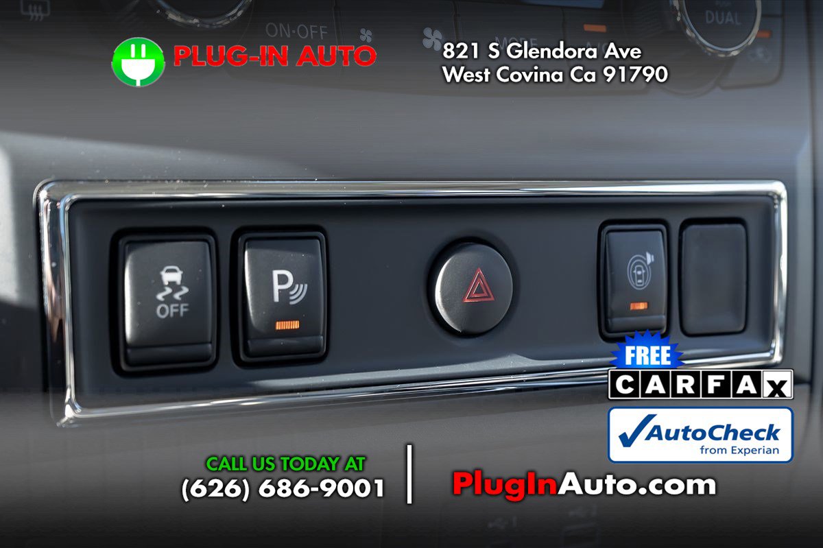 Used 2024 Nissan Titan SV w/ SV Convenience Package image 25