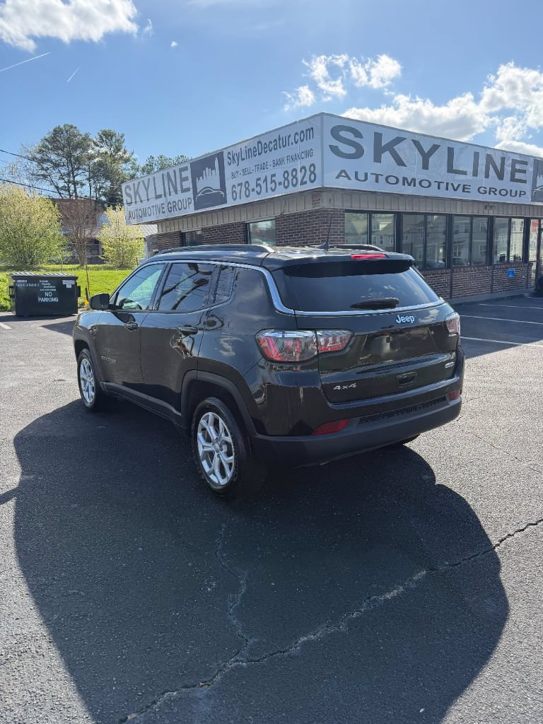 Used 2024 Jeep Compass Latitude AWD/4WD image 7