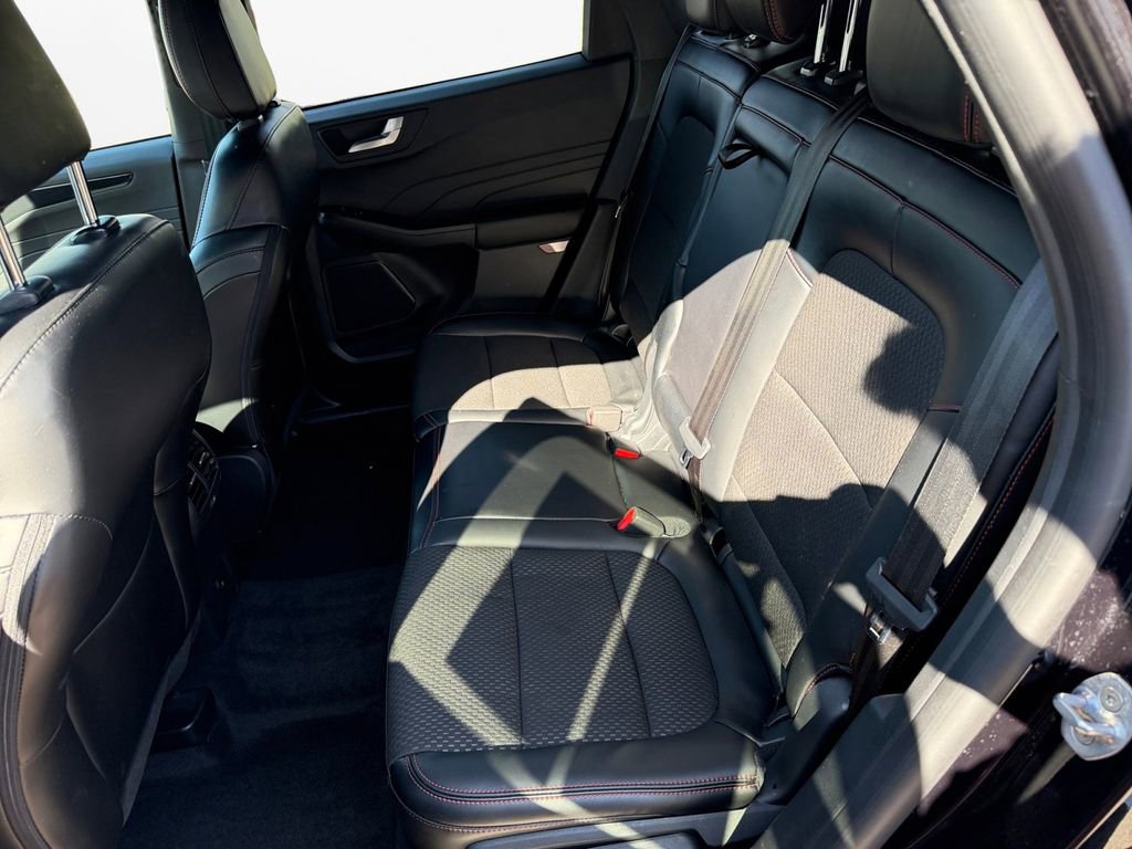 Used 2024 Ford Escape ST-Line w/ Tech Pack #1 AWD/4WD image 13