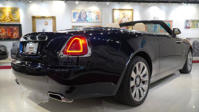 Used 2016 Rolls-Royce Dawn RWD image 7