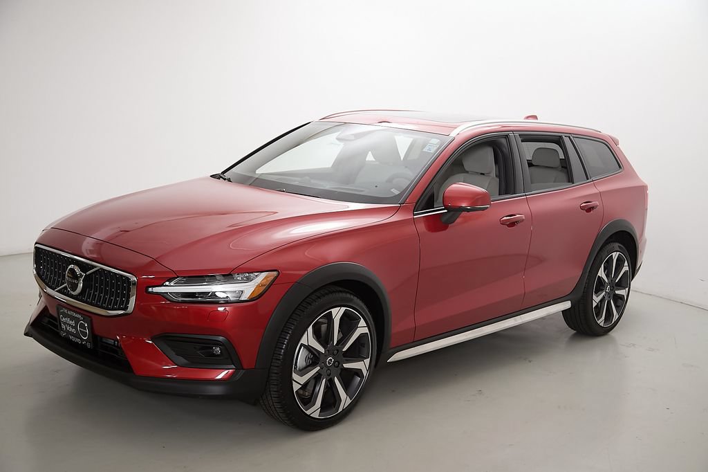 Certified 2024 Volvo V60 B5 Cross Country Ultimate AWD/4WD image 6