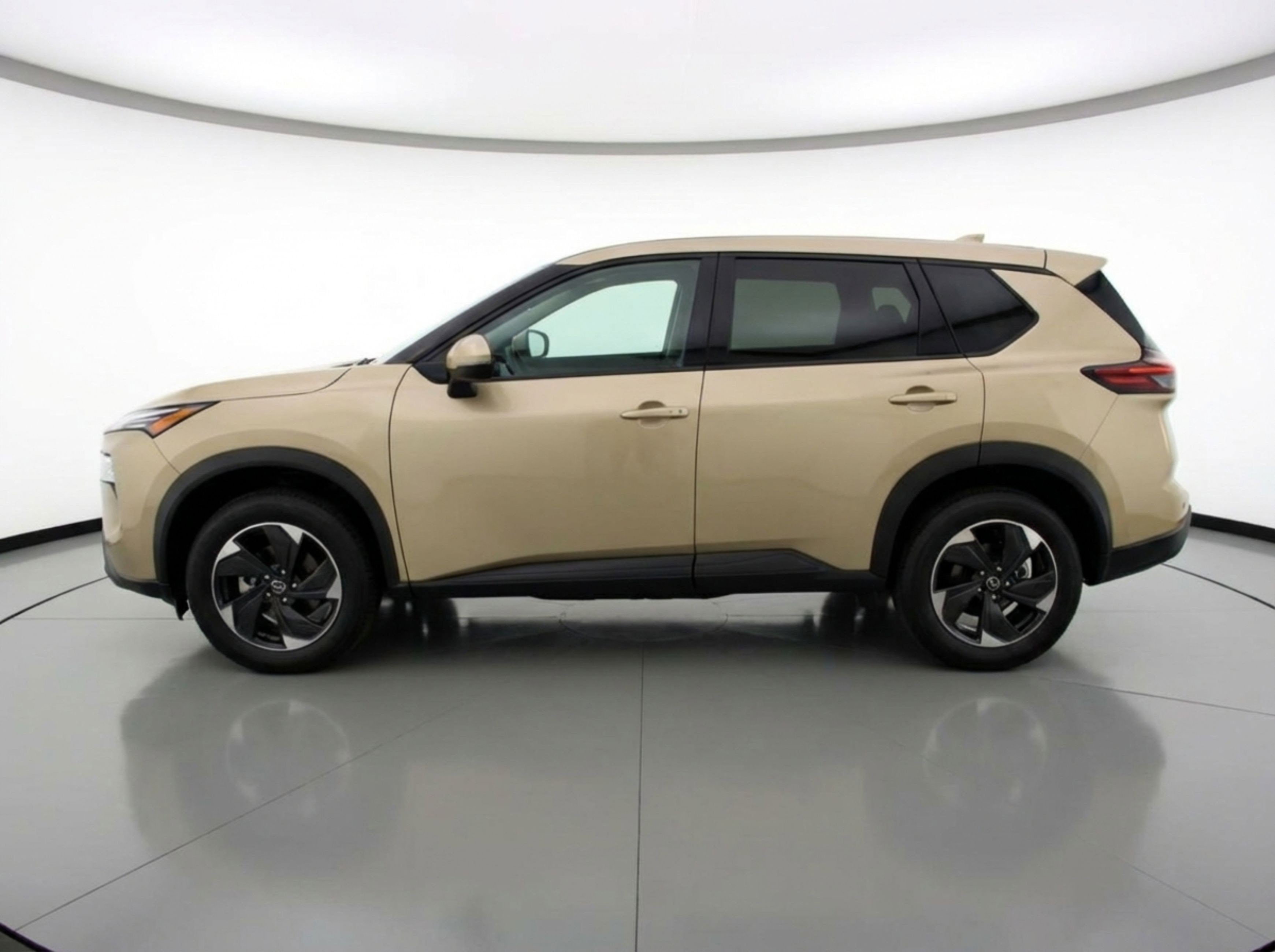 Used 2025 Nissan Rogue SV FWD image 5