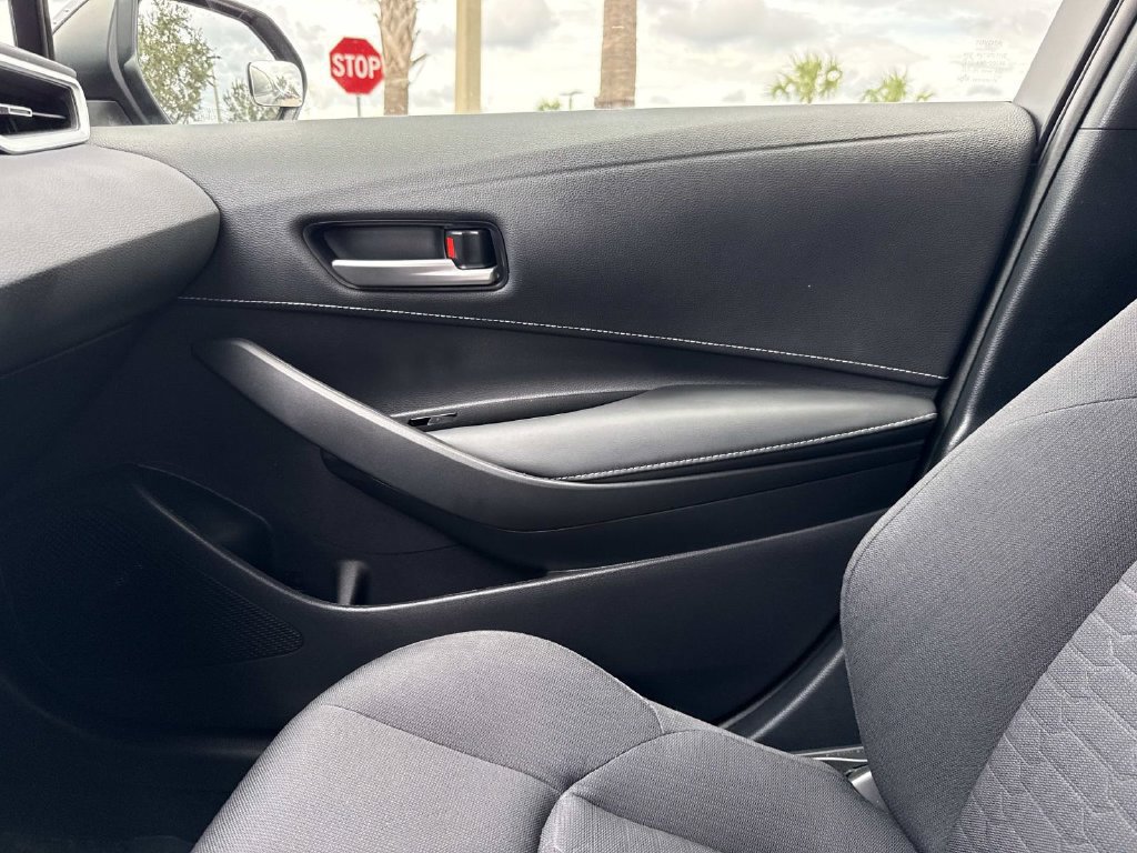 Used 2025 Toyota Corolla SE FWD image 25