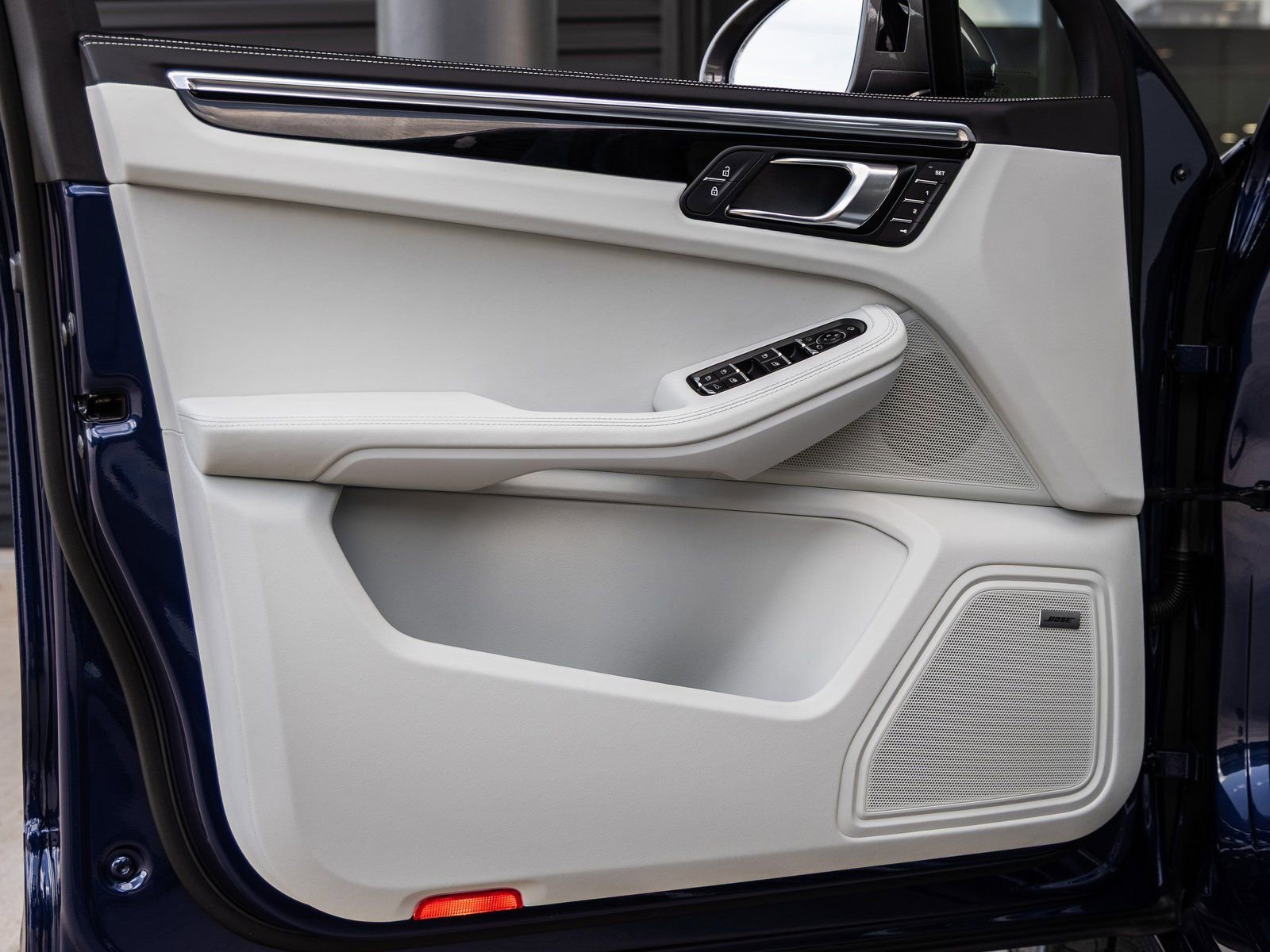 New 2026 Porsche Macan Turbo image 20