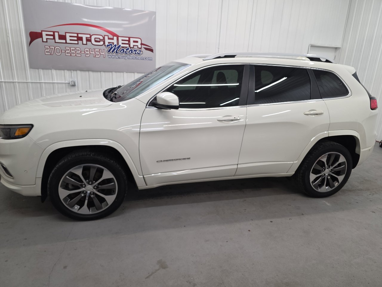 Used 2019 Jeep Cherokee Overland w/ Technology Group image 7