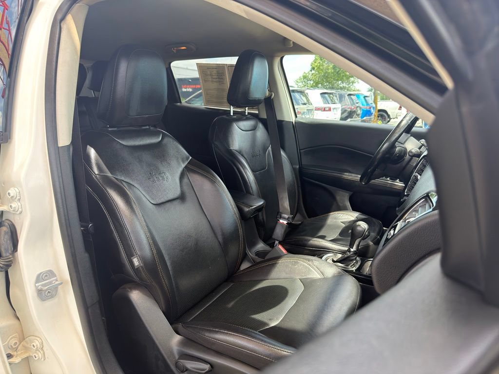 Used 2019 Jeep Compass Limited AWD/4WD image 32