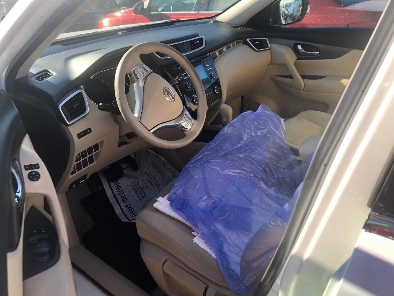 Used 2015 Nissan Rogue S image 2