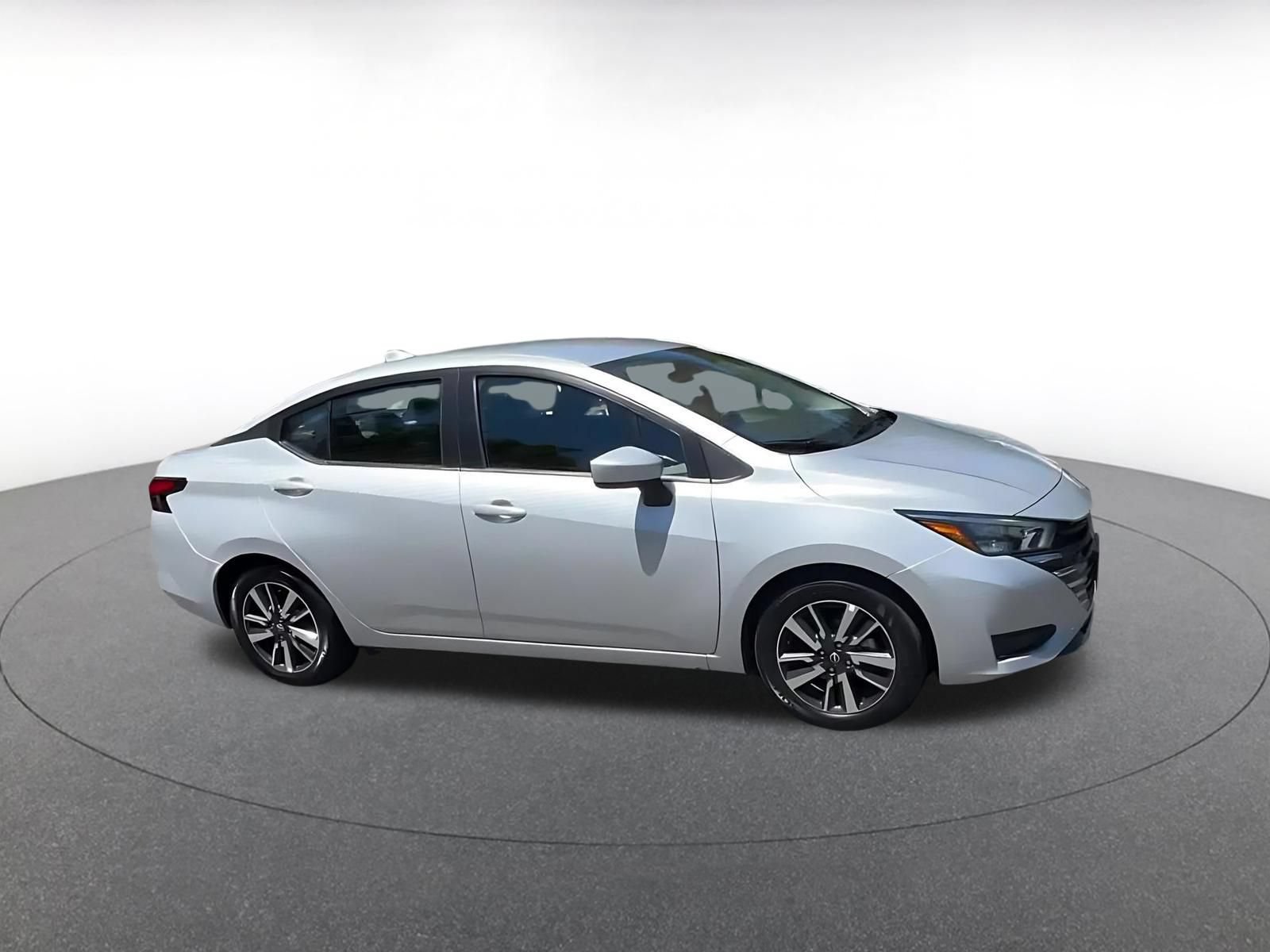Used 2025 Nissan Versa SV FWD video 2