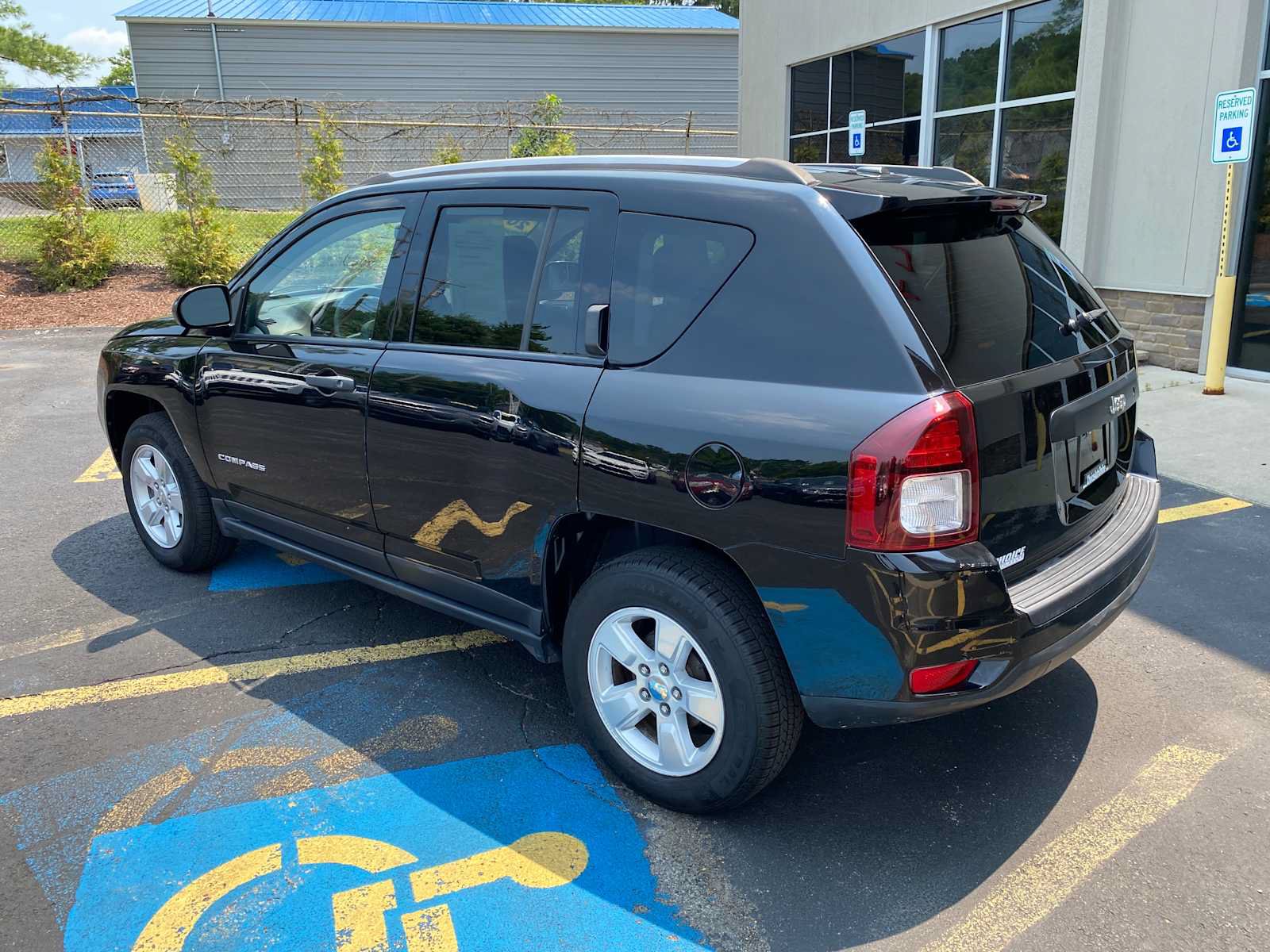 Used 2017 Jeep Compass Sport FWD image 3