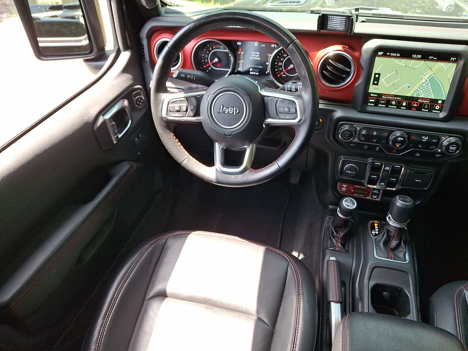 Used 2022 Jeep Wrangler Unlimited Rubicon w/ LED Lighting Group AWD/4WD image 15