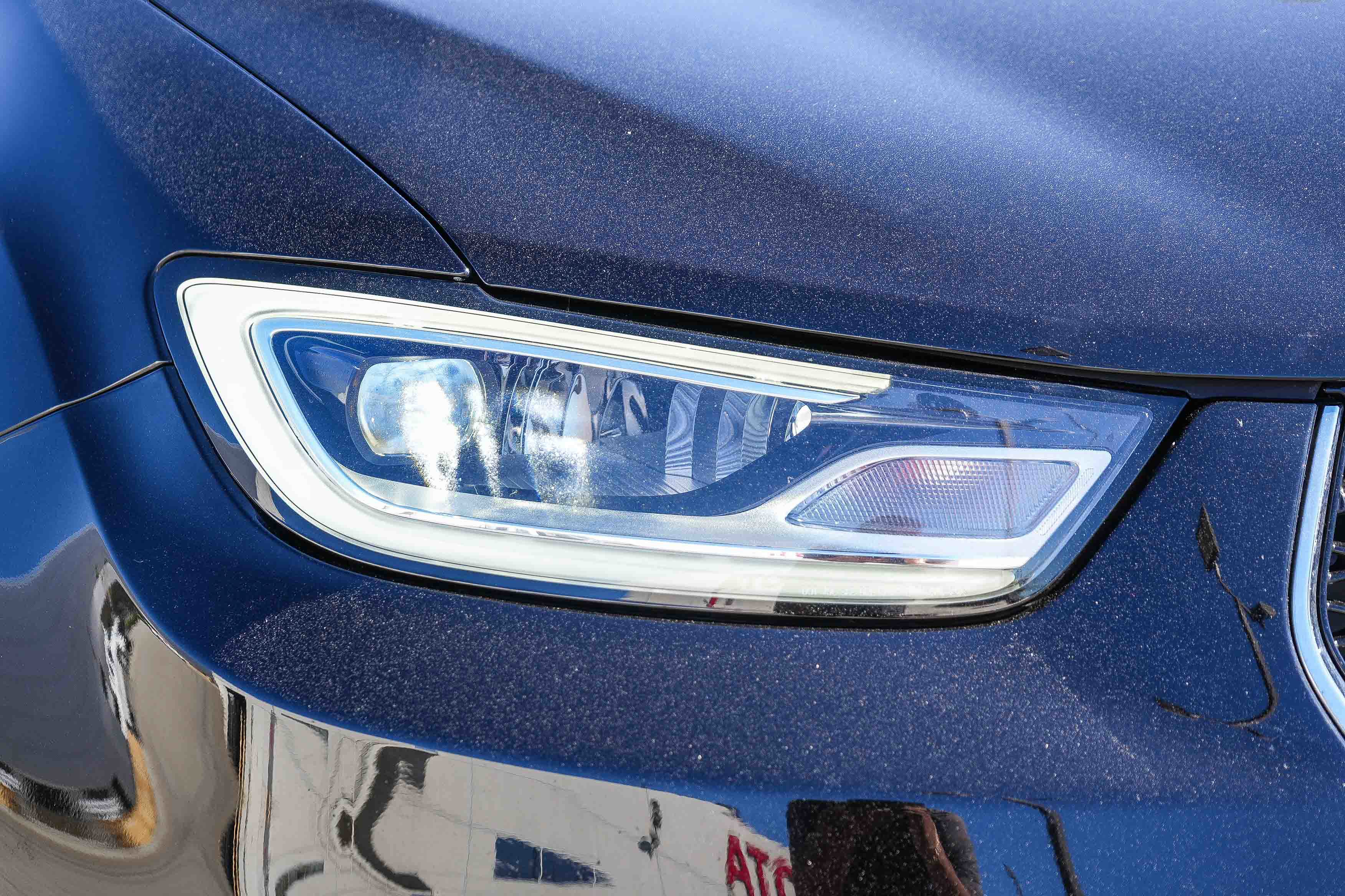 Used 2025 Chrysler Pacifica Select FWD image 4