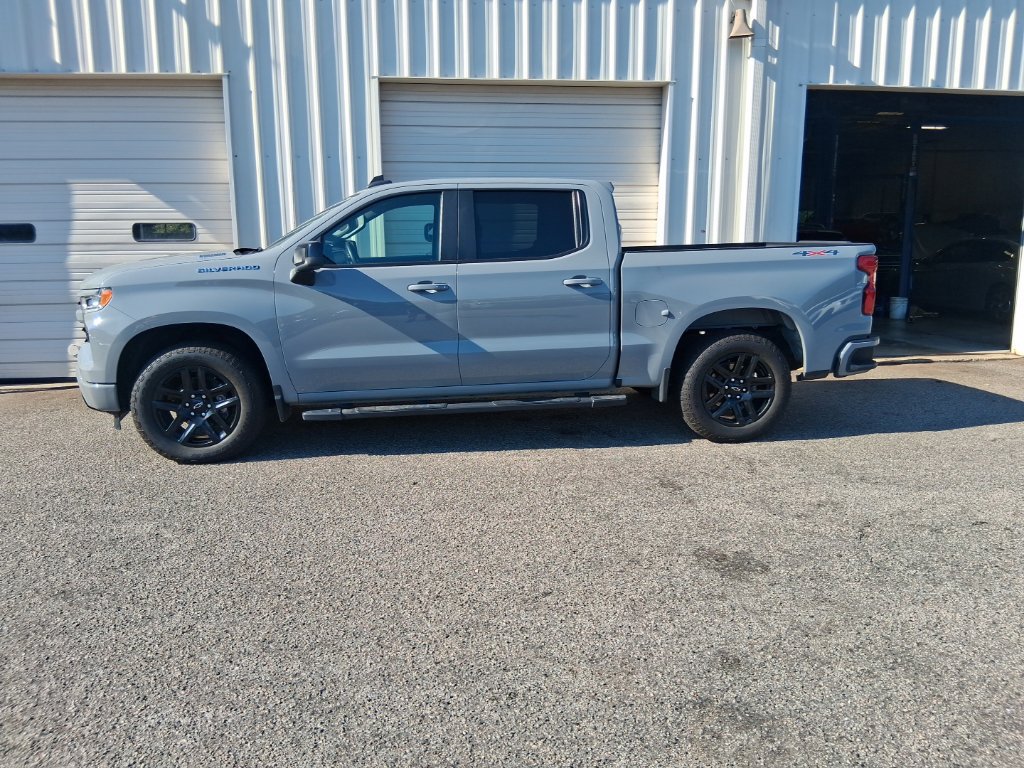 Used 2025 Chevrolet Silverado 1500 RST AWD/4WD image 8
