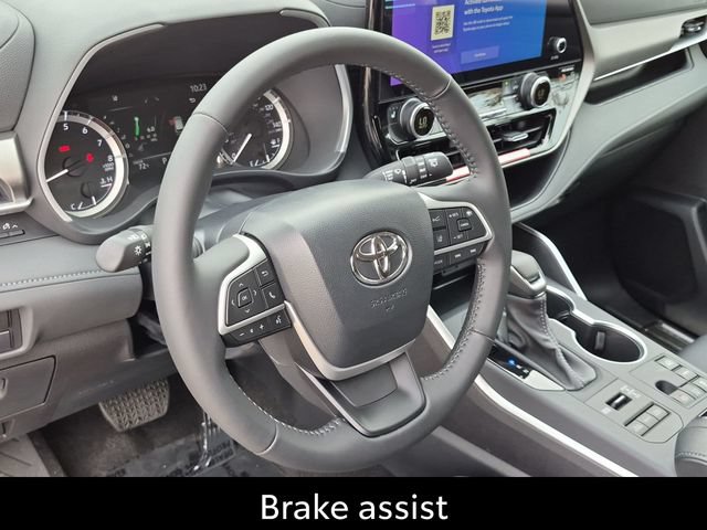 Certified 2026 Toyota Highlander XLE AWD/4WD image 12
