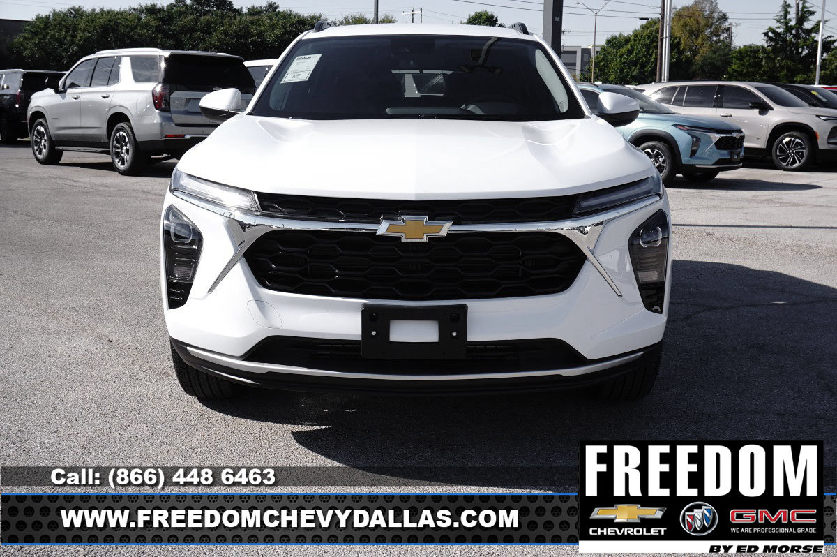 New 2026 Chevrolet Trax LT w/ LT Convenience Package FWD image 2