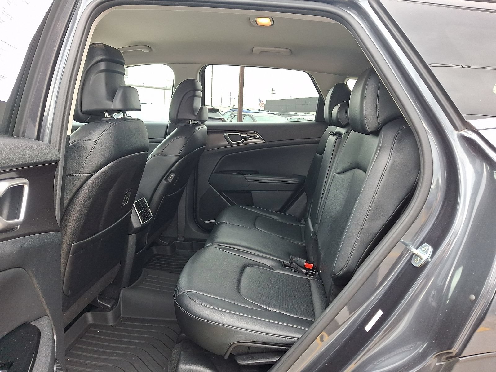 Used 2023 Kia Sportage EX FWD image 11