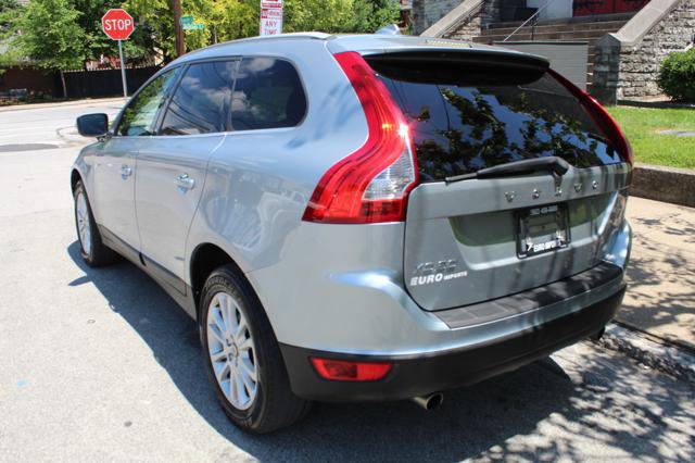Used 2010 Volvo XC60 T6 AWD/4WD image 8