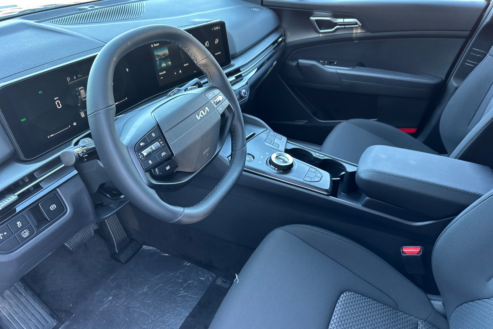 New 2027 Kia Sportage LX FWD image 10