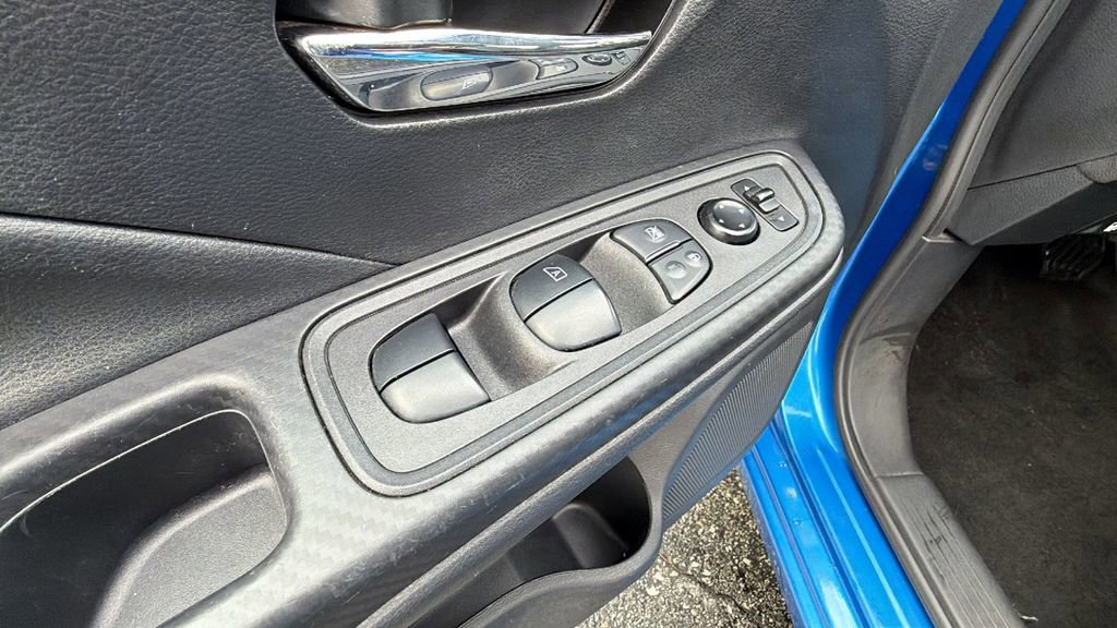 Used 2023 Nissan Versa SV image 20