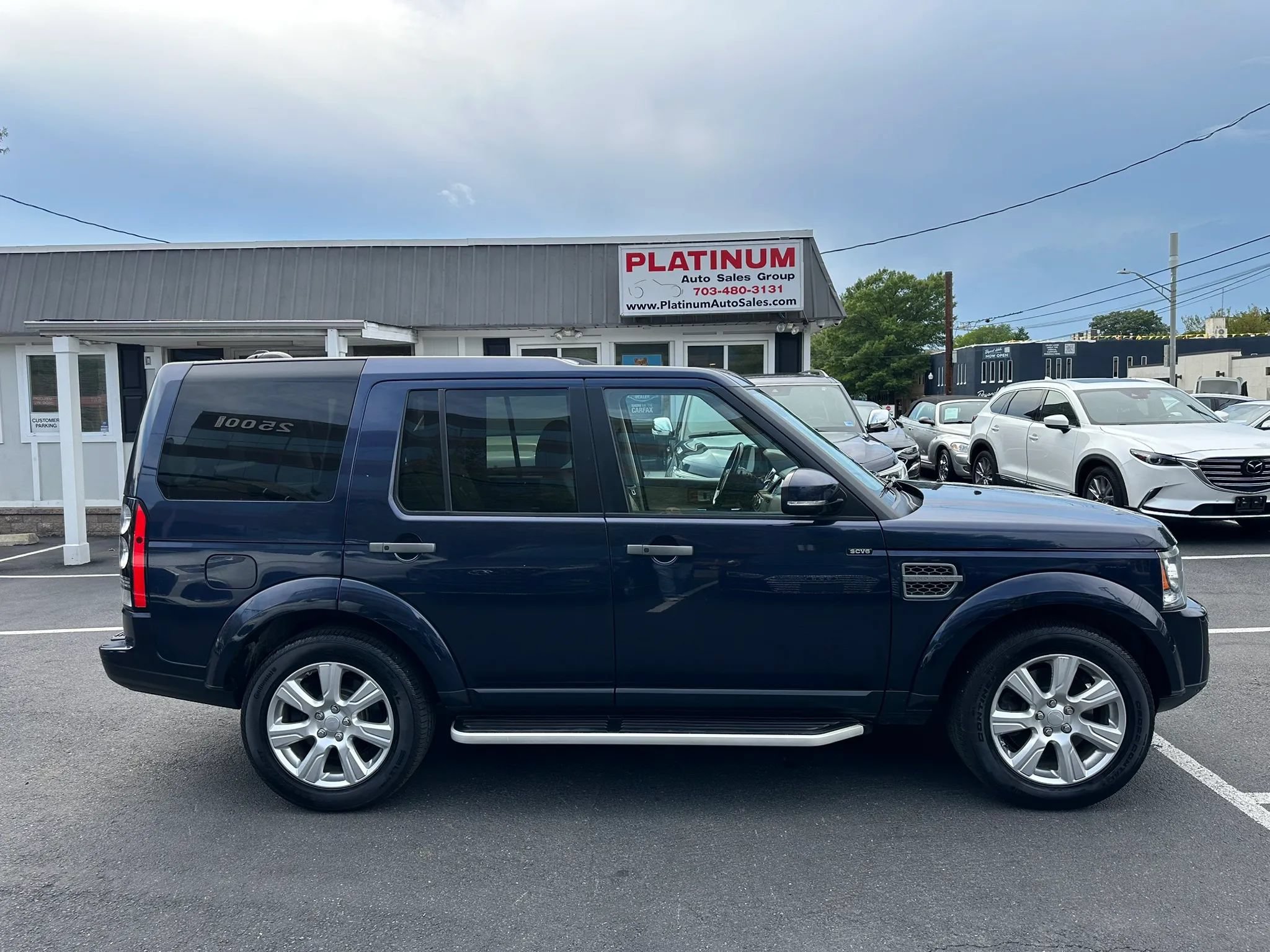 Used 2016 Land Rover LR4 HSE Silver Edition AWD/4WD image 4