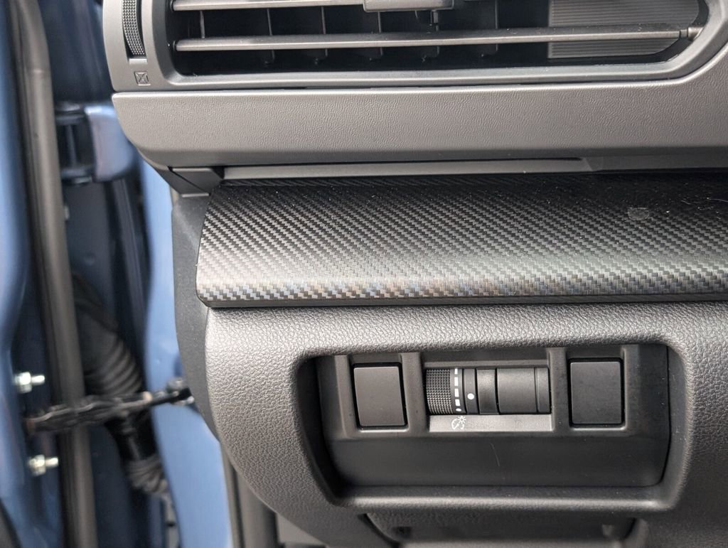 Used 2024 Subaru Crosstrek 2.0i Premium image 29