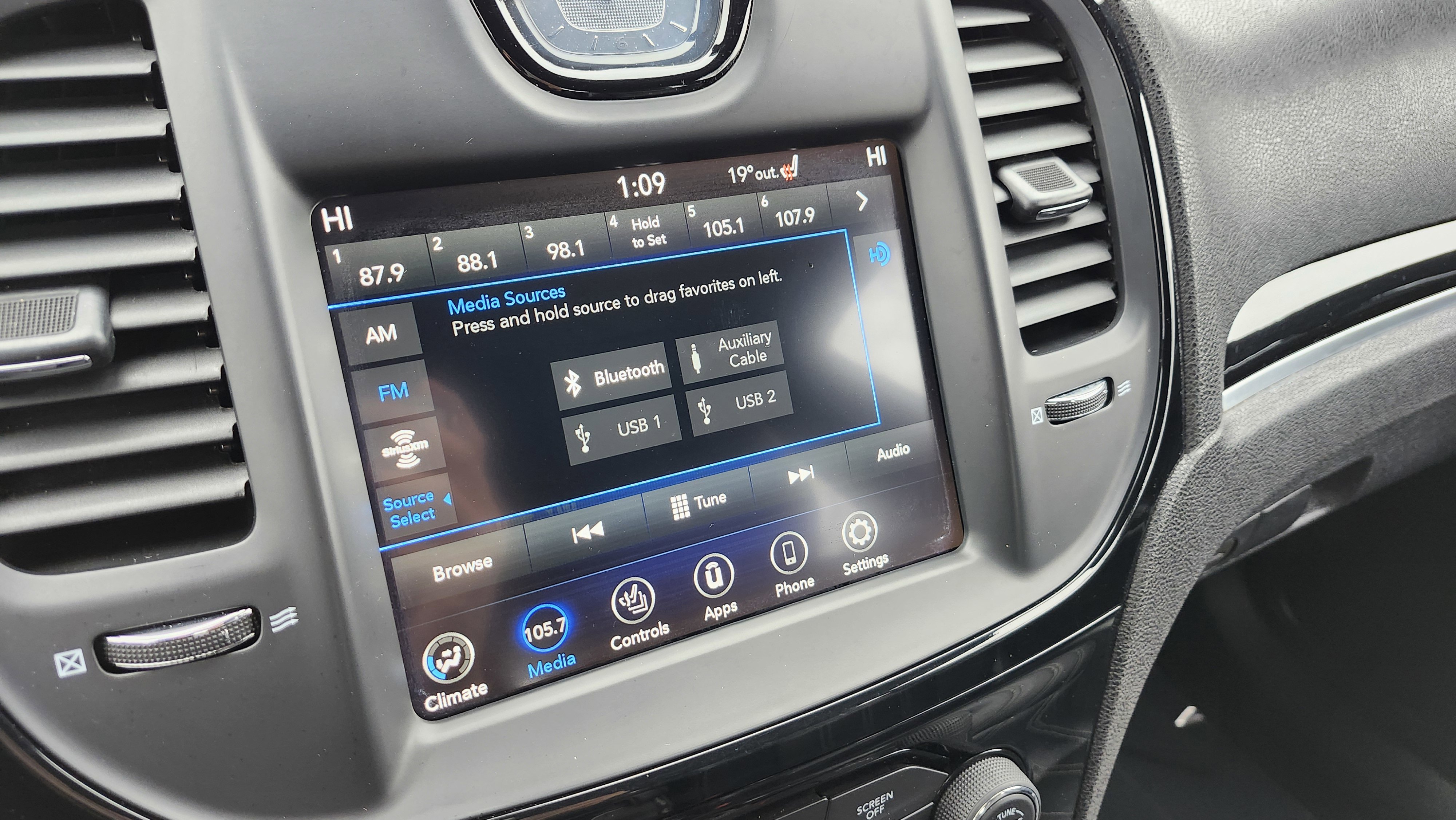 Used 2020 Chrysler 300 S image 8