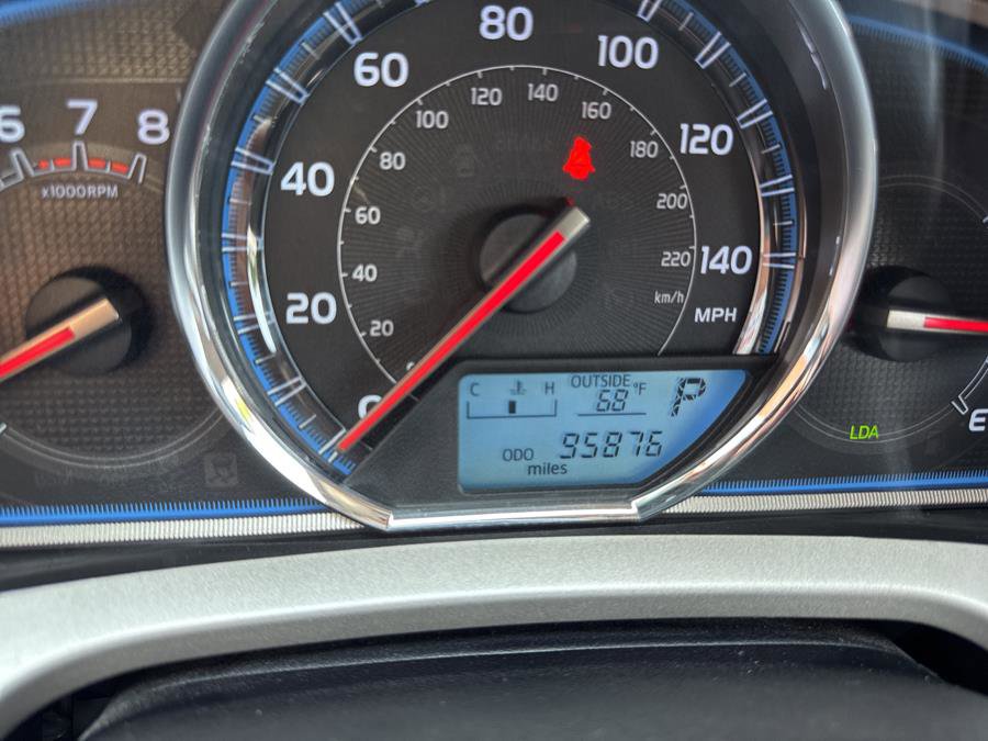 Used 2015 Toyota RAV4 Limited image 31