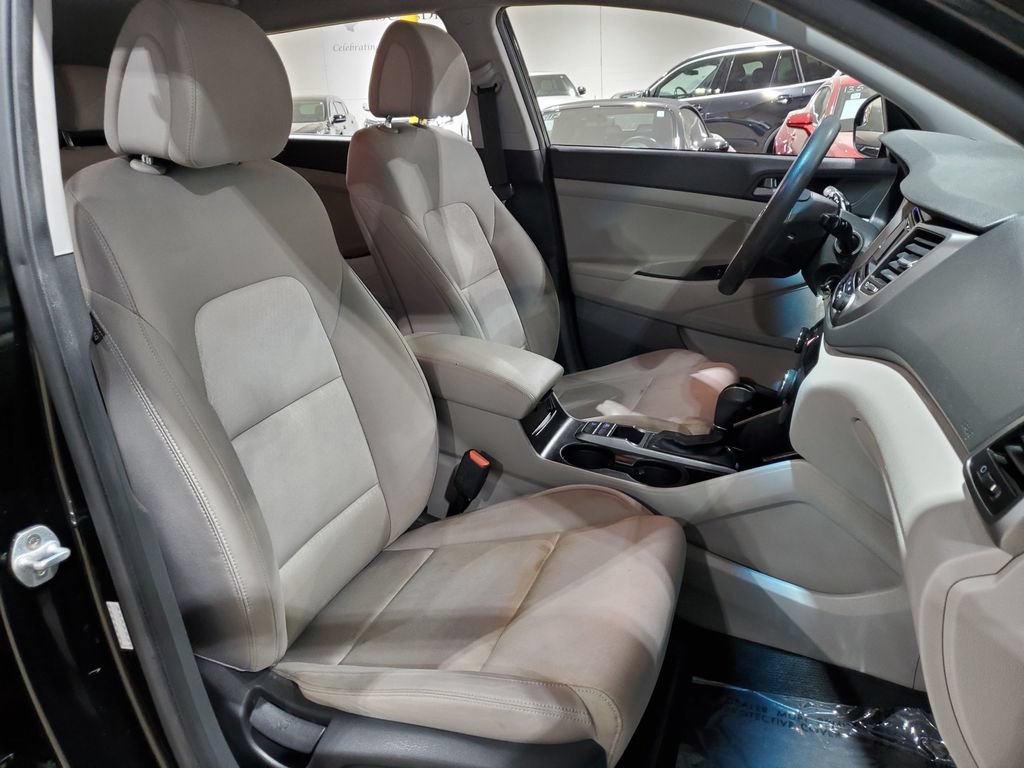 Used 2016 Hyundai Tucson SE w/ Option Group 02 FWD image 13