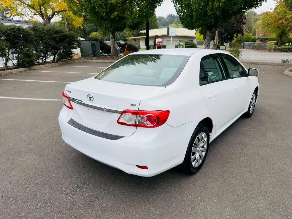 Used 2013 Toyota Corolla LE FWD image 5