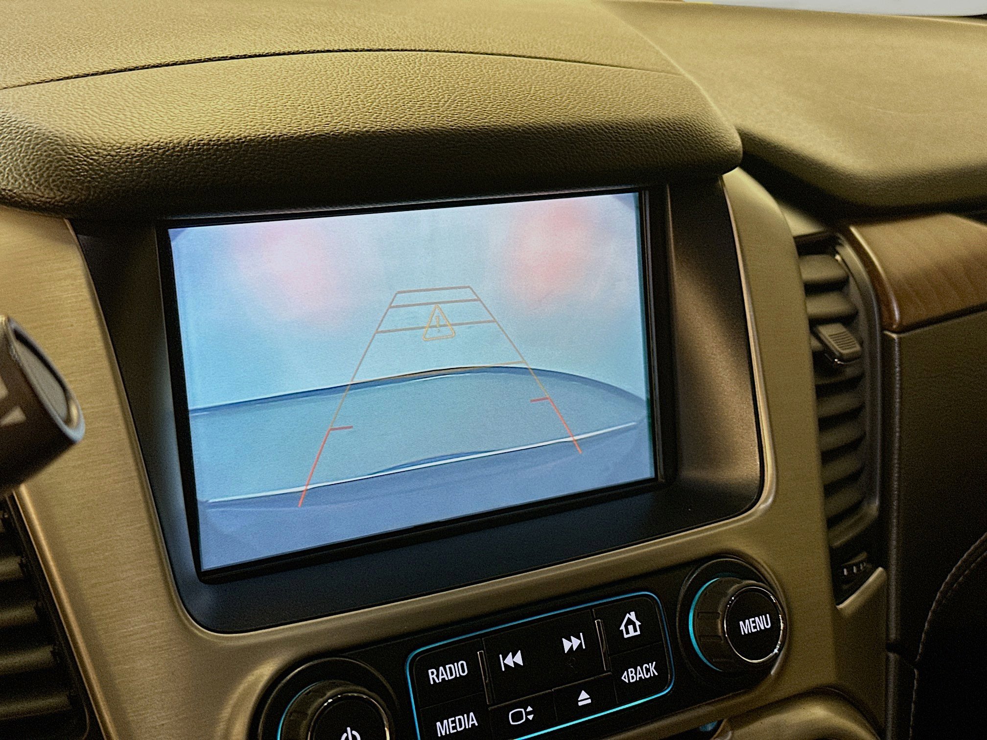 Used 2020 GMC Yukon Denali w/ Denali Premium Package image 23