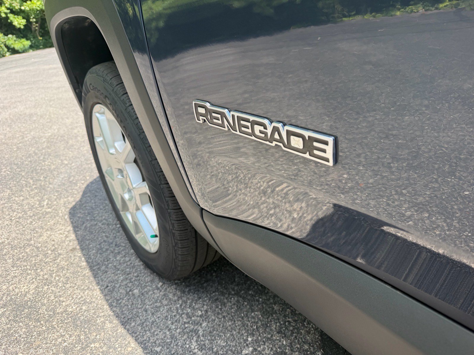 Used 2022 Jeep Renegade Latitude AWD/4WD image 12
