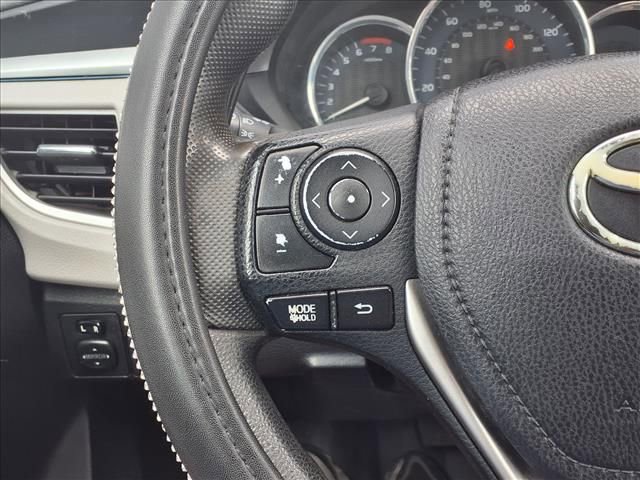 Used 2015 Toyota Corolla LE FWD image 32