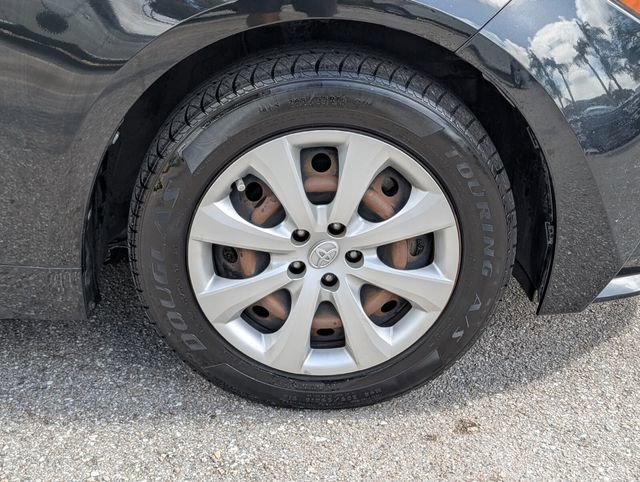 Used 2021 Toyota Corolla LE image 9