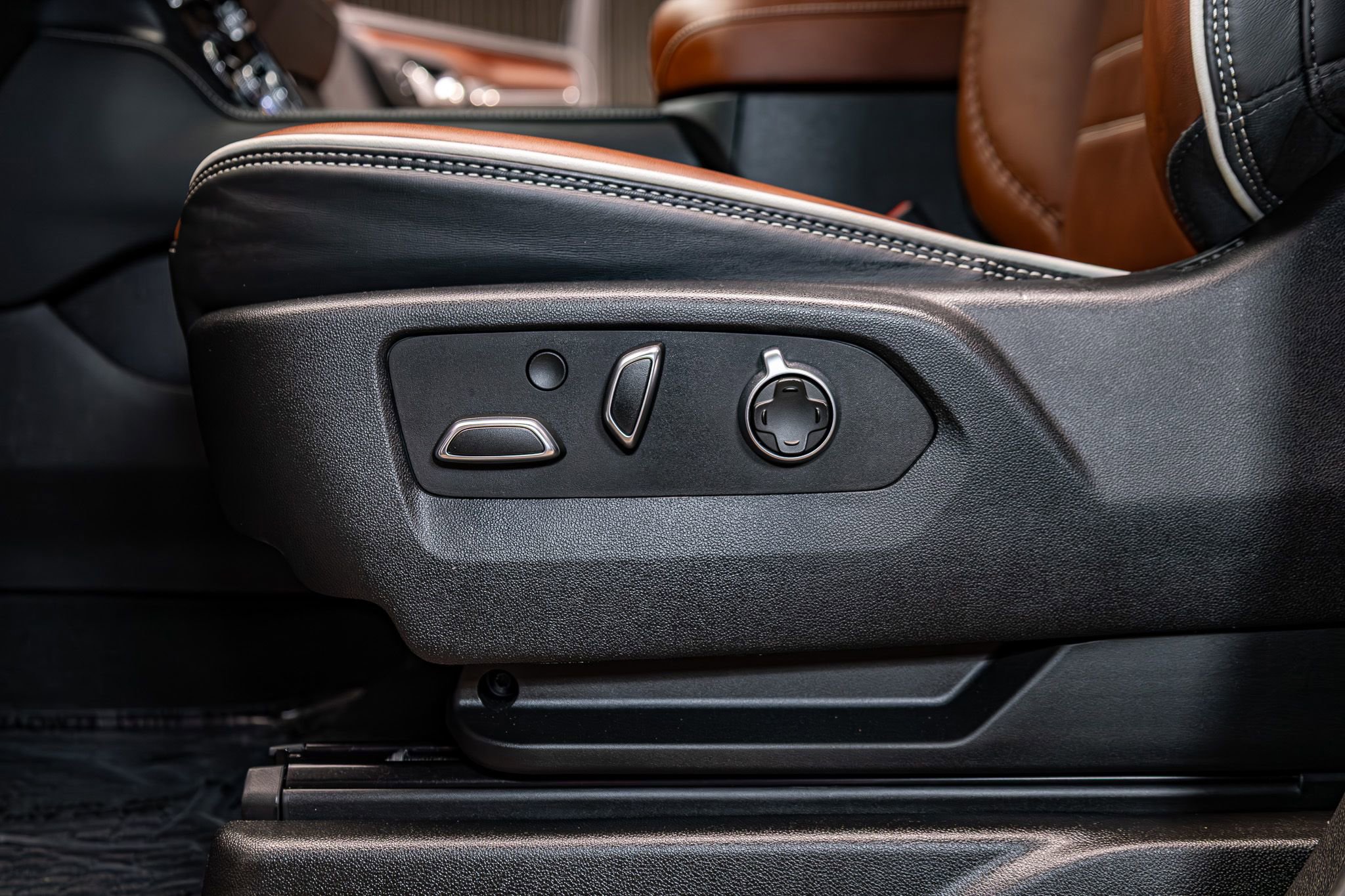 Used 2023 GMC Yukon Denali Ultimate image 21