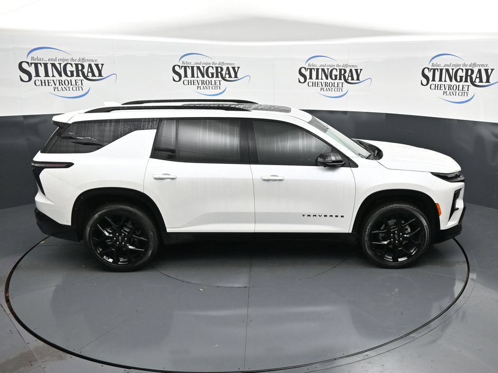 Used 2025 Chevrolet Traverse RS w/ LPO, Floor Liner Package FWD image 25
