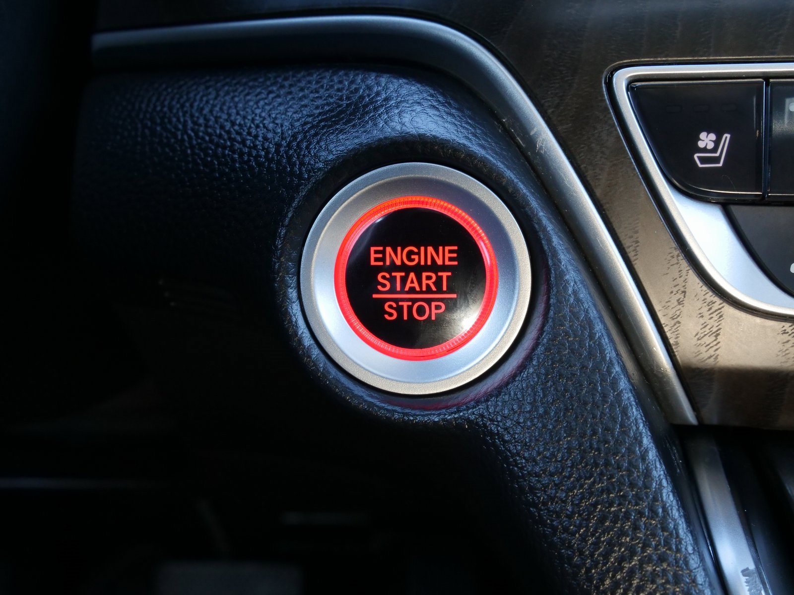 Used 2020 Honda Accord Touring image 25