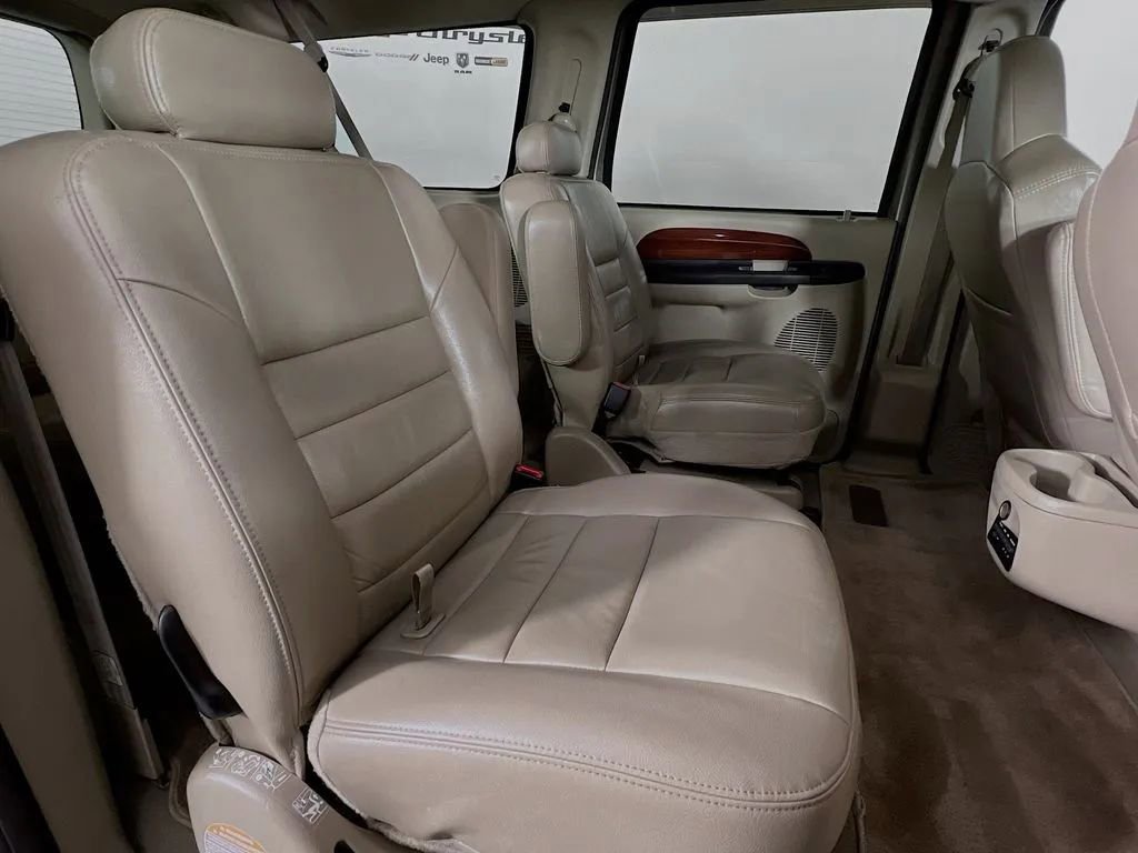 Used 2005 Ford Excursion Limited image 27