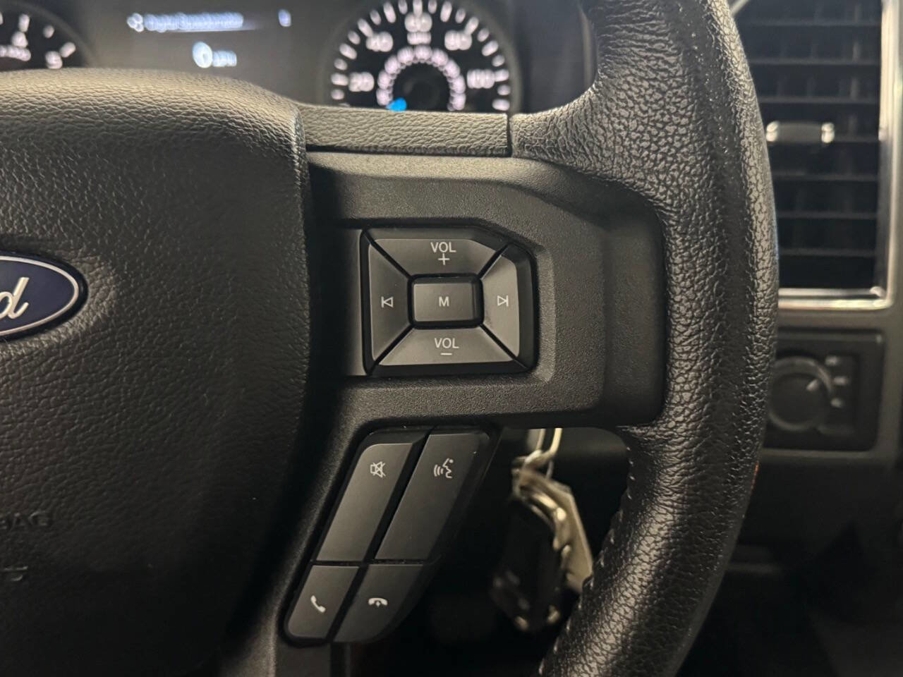 Used 2016 Ford F150 XLT w/ Equipment Group 302A Luxury image 26