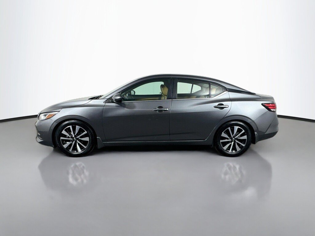 Used 2023 Nissan Sentra SV w/ SV Premium Package FWD image 2