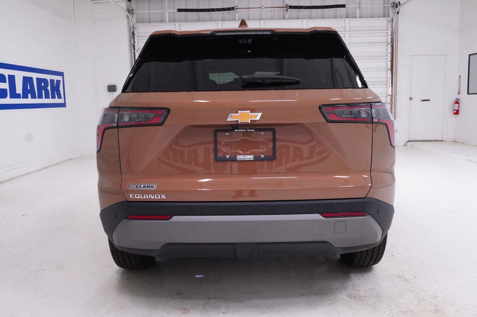 New 2027 Chevrolet Equinox LT w/ Safety and Technology Package FWD image 35