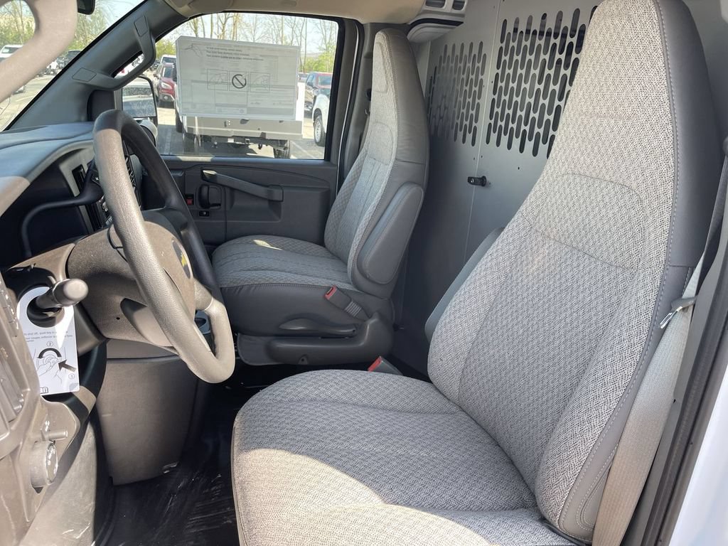 New 2026 Chevrolet Express 2500 Extended w/ Driver Convenience Package RWD image 7