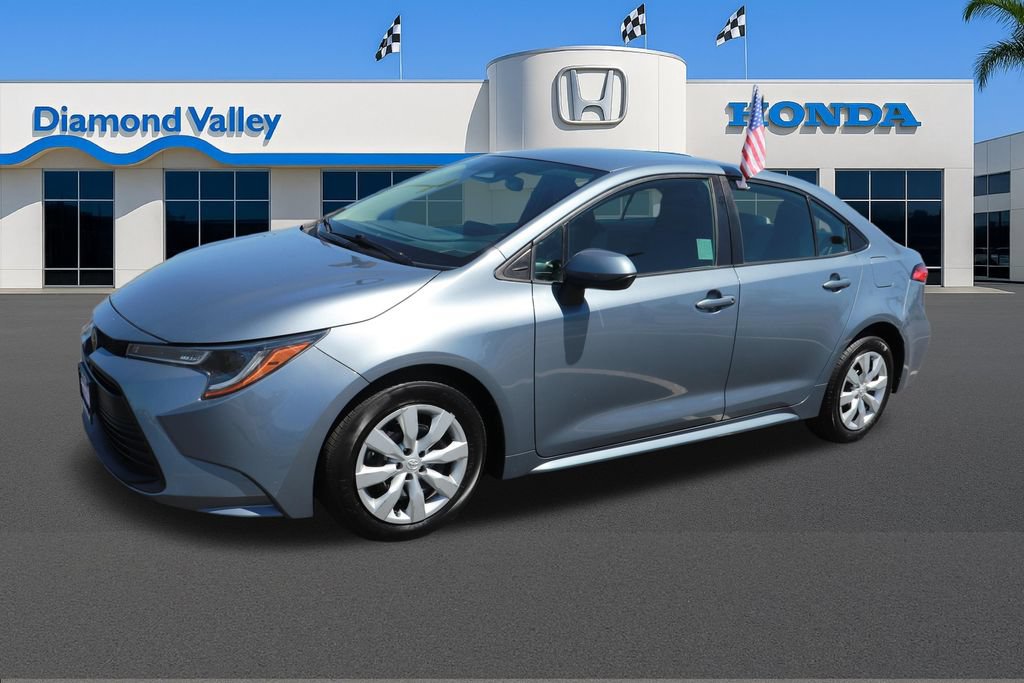 Used 2024 Toyota Corolla LE FWD image 3