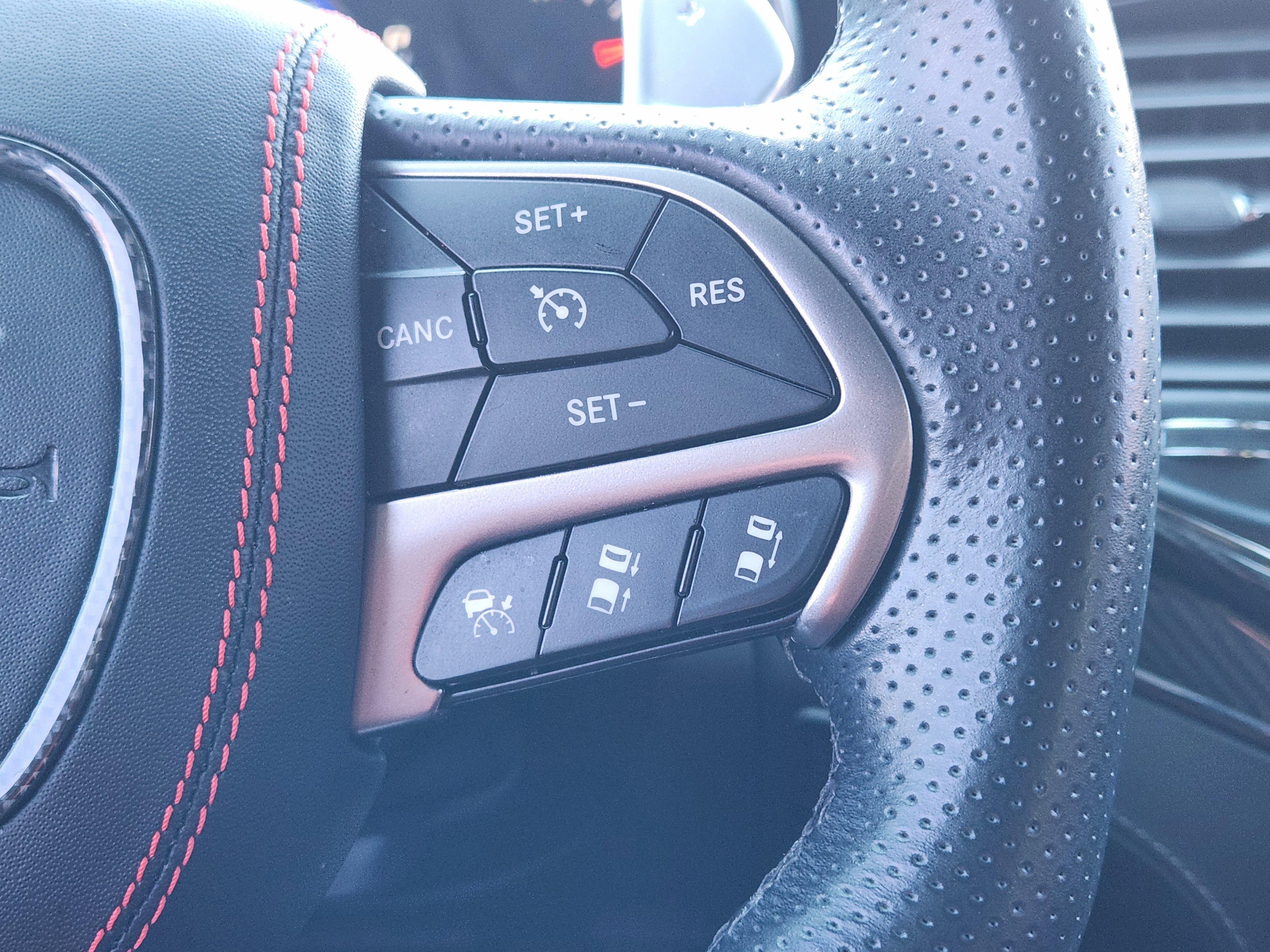 Used 2017 Jeep Grand Cherokee SRT image 29