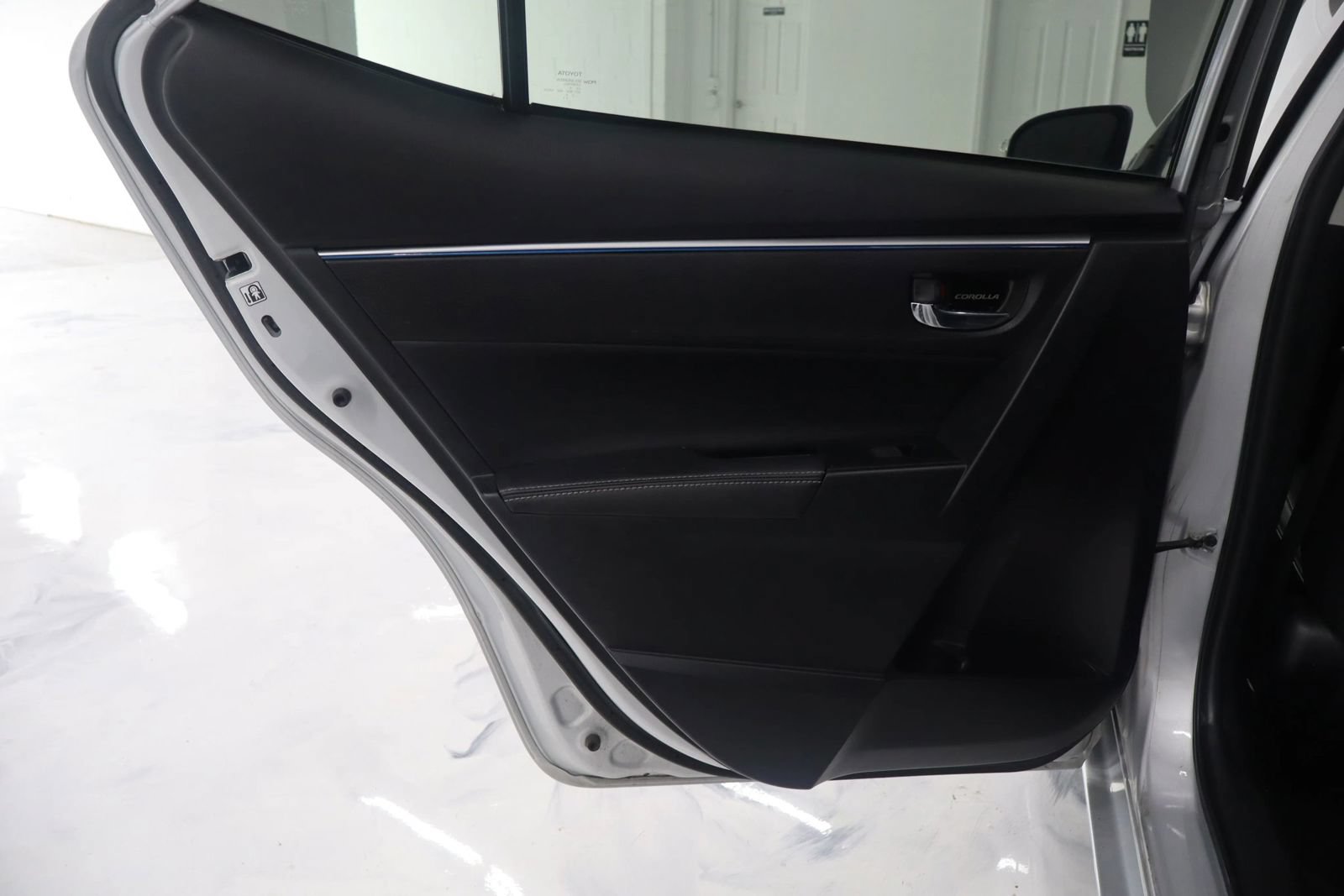 Used 2014 Toyota Corolla S FWD image 12